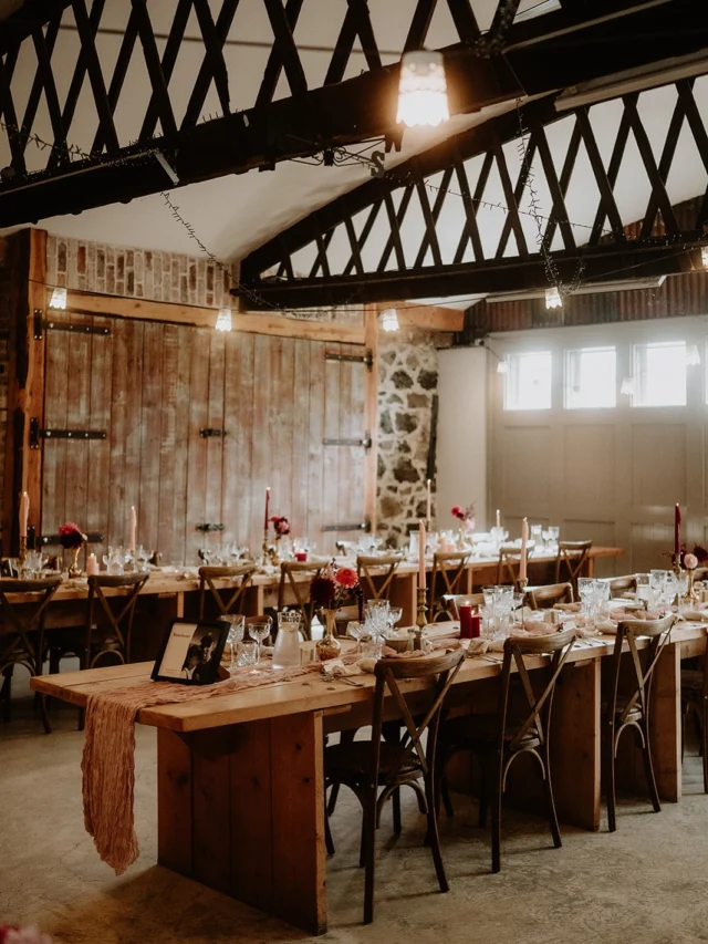 Bronagh and Michael’s warm set up warmed hearts 🌹🍷🥀🍇♥️🌷

#limepark @kelly_mcallister_photography 📸